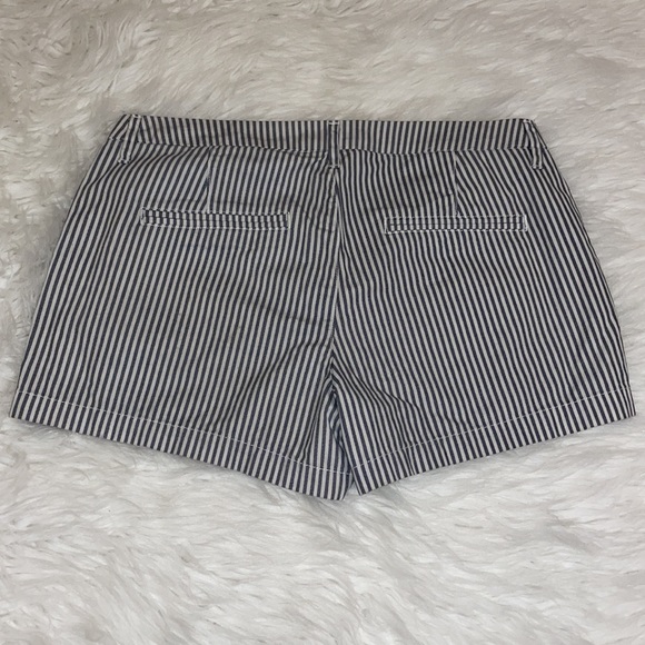 Old Navy shorts size 8 - Picture 3 of 4